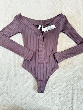 Urban Outfitters Ribbed Off-Shoulder Bodysuit in Plum